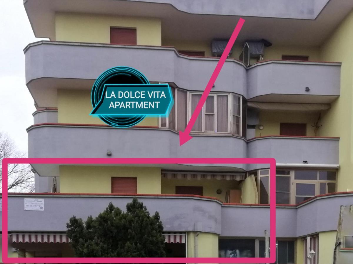 La Dolce Vita - Apartment With Shared Pool And Large Terrace Lido delle Nazioni Eksteriør bilde