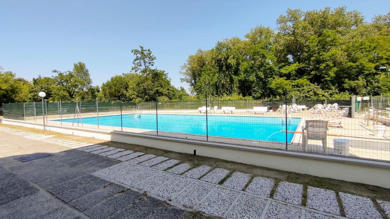 La Dolce Vita - Apartment With Shared Pool And Large Terrace Lido delle Nazioni Eksteriør bilde