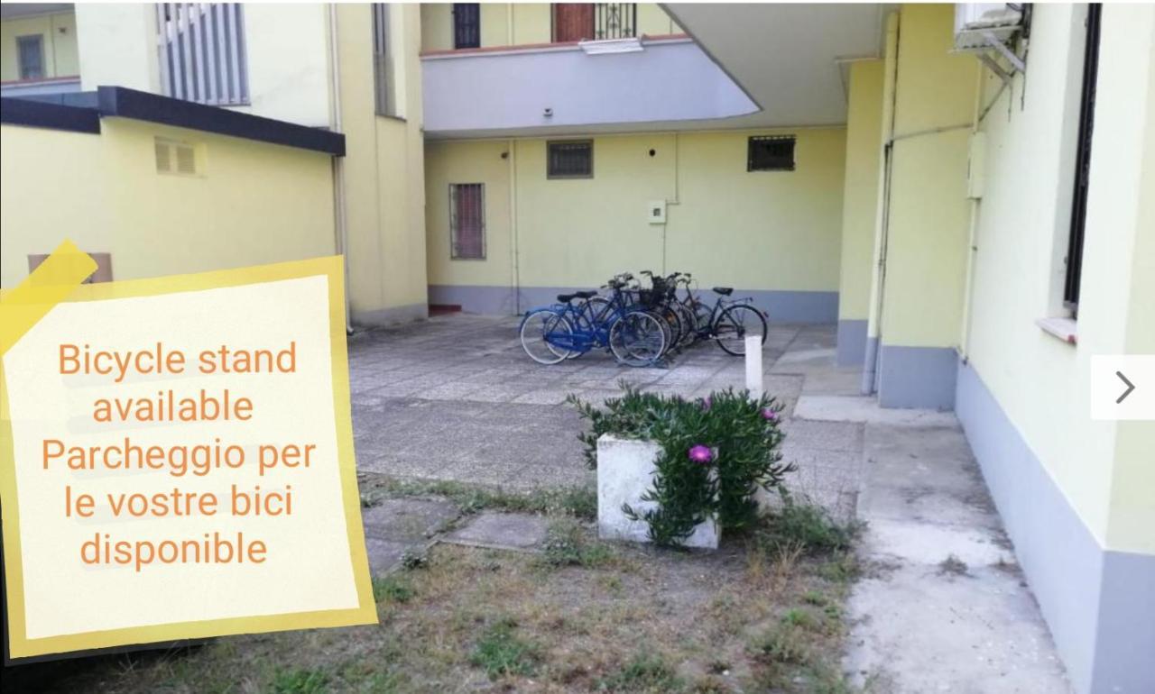 La Dolce Vita - Apartment With Shared Pool And Large Terrace Lido delle Nazioni Eksteriør bilde
