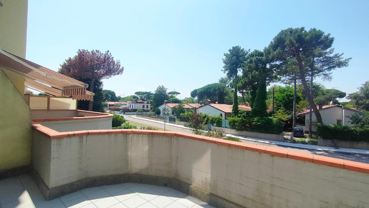 La Dolce Vita - Apartment With Shared Pool And Large Terrace Lido delle Nazioni Eksteriør bilde