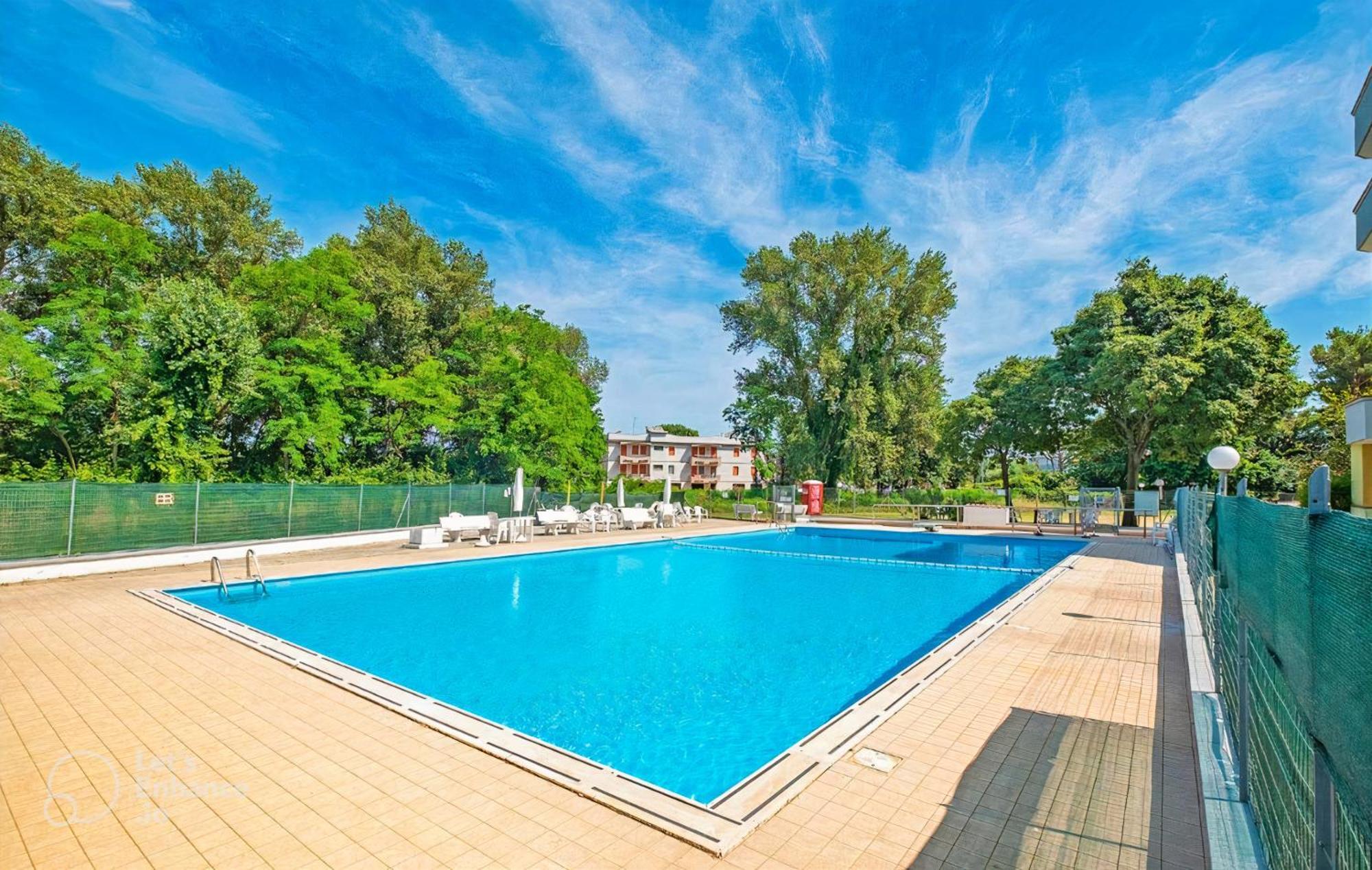 La Dolce Vita - Apartment With Shared Pool And Large Terrace Lido delle Nazioni Eksteriør bilde